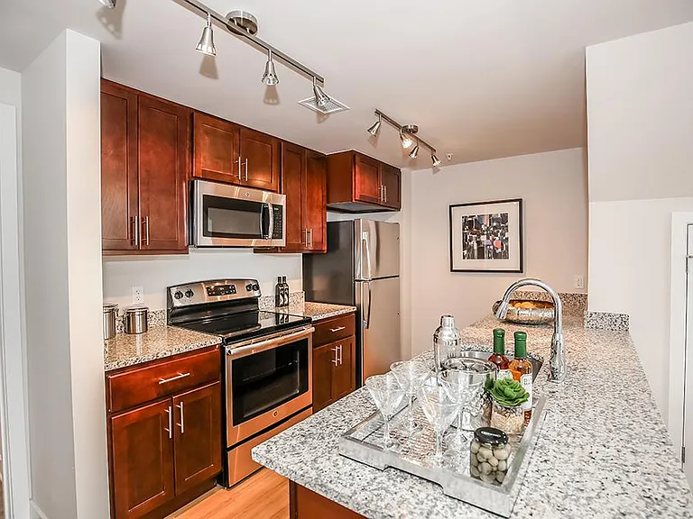 1600 Pennsylvania Ave SE Apartments — Photo 11
