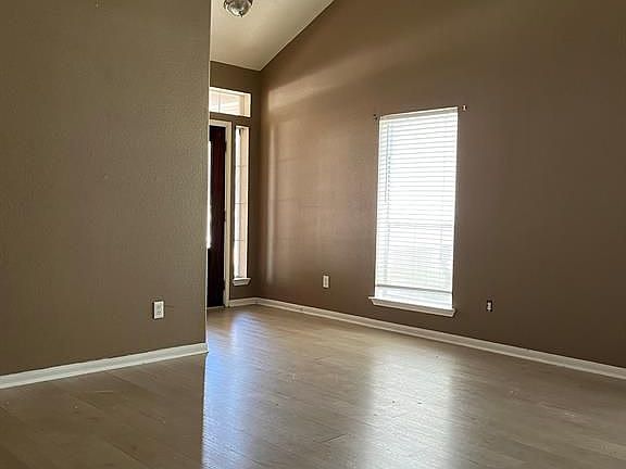 3rd image of 11711 Standing Pine Ln