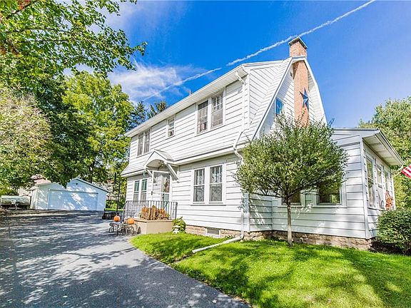 3rd image of 107 Hunt Dr