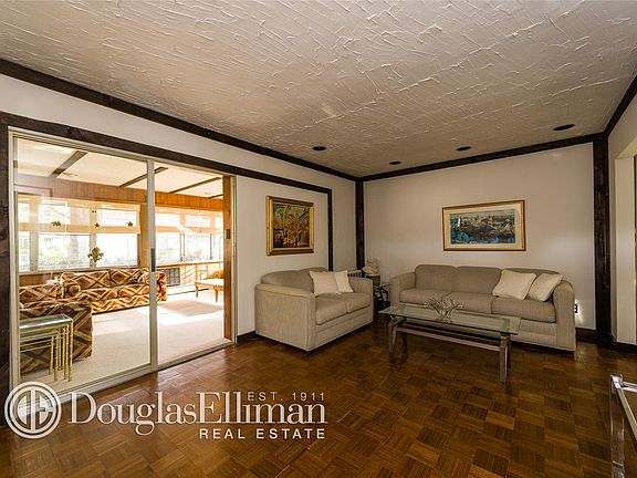 2nd image of 1483 Peninsula Blvd