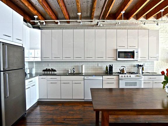 4th image of 160 Franklin St APT 6