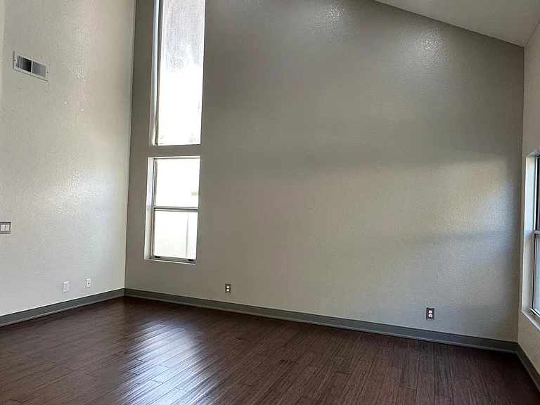3321 Deaver Dr — Photo 8