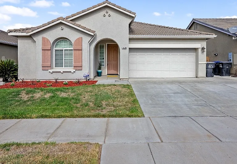 1439 N Mendonca St — Photo 1