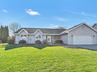 W2521 Pioneer Ct, Appleton, WI 54915