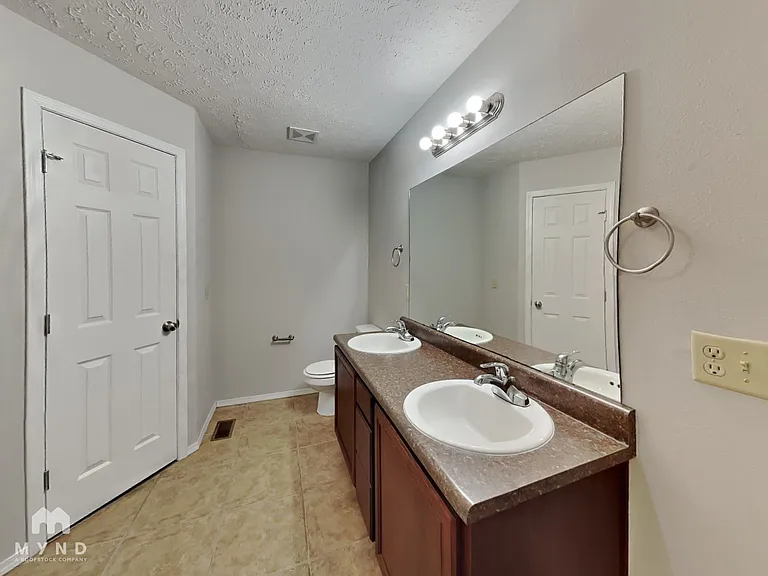 1269 S Rome Ave — Photo 14