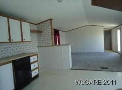 5th image of 217 Pinewood Cir