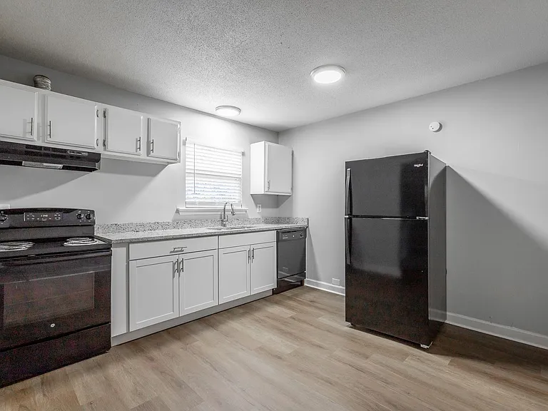 Loft-Style Townhome In Hixson | 2 Months Free — Photo 8