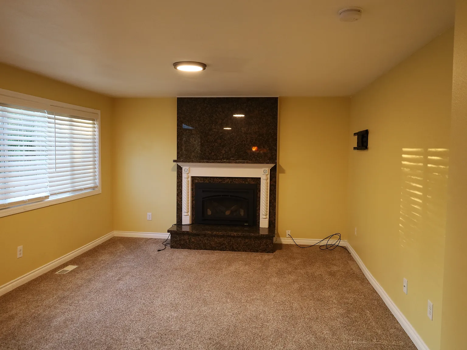 4 bed, 2.5 bath, 3280 sqft, $3,850 — Photo 3