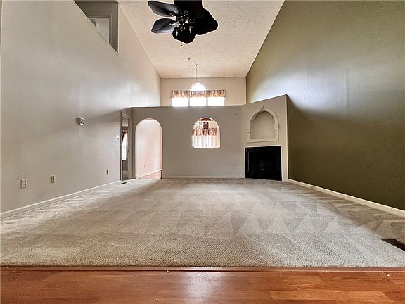 3rd image of 1108 Arrowhead Dr