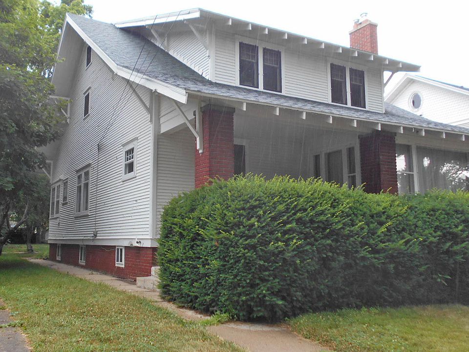 1st image of 100 Budlong St