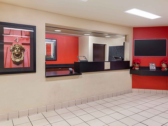 Lobby and Guest Check-in