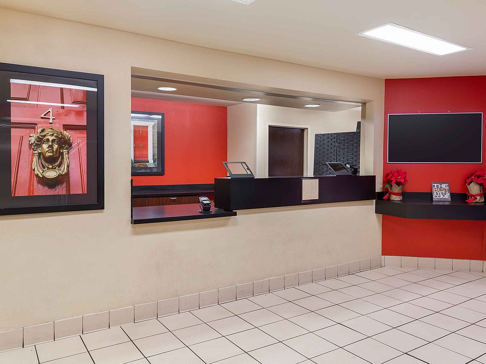Lobby and Guest Check-in