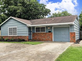 5738 Bellfort St, Houston, TX 77033