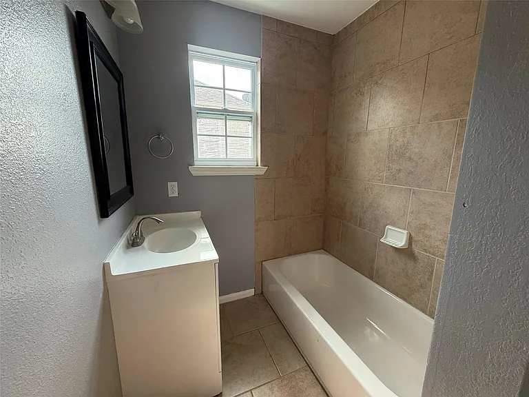 2308 Auburndale St #5 — Photo 14