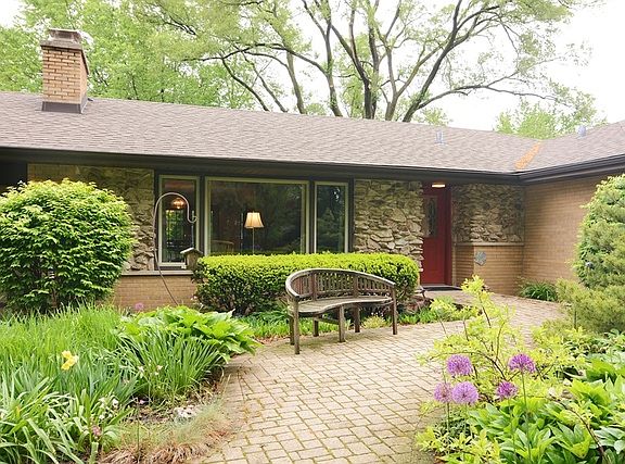 2nd image of 18 Glenbrook Dr