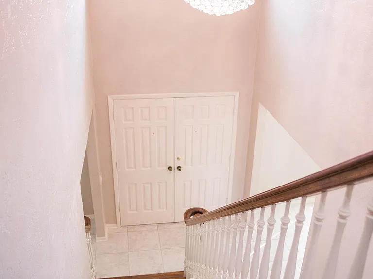 301 Santa Clara St — Photo 5