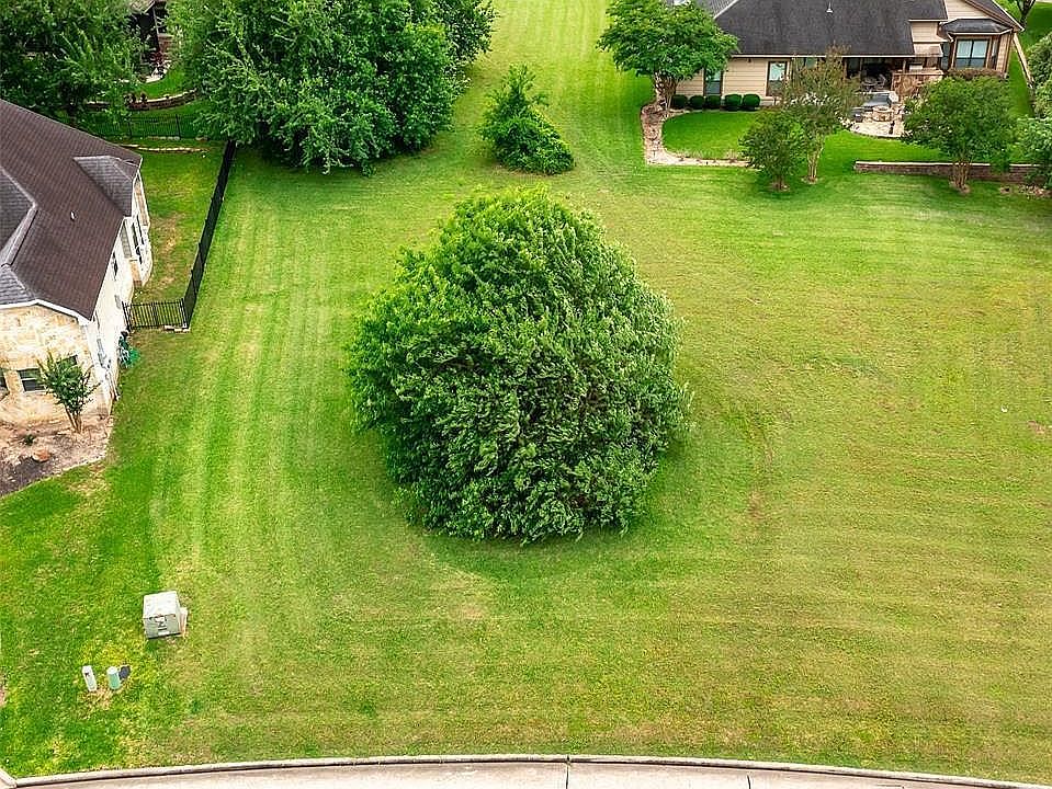1st image of 310 Edgewood Dr