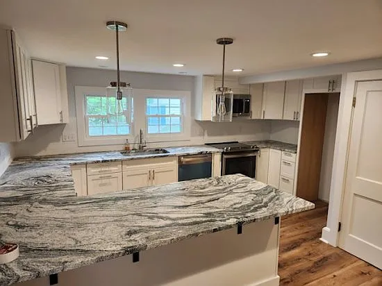 5 bed, $2,900 — Photo 3