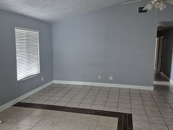 3rd image of 236 Devon St