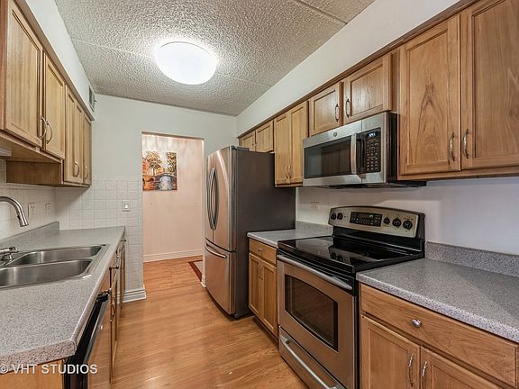 4th image of 9377 Landings Ln Unit 105