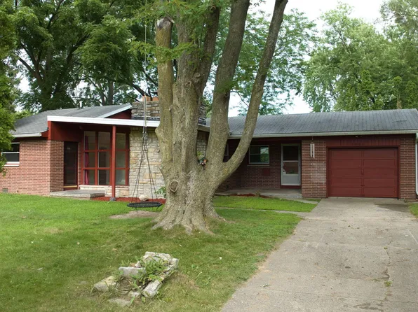 3066 Winston Dr, Saginaw, MI 48603