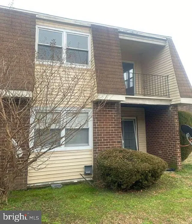 2 bed, 1.0 bath, 960 sqft, $2,000 — Photo 1