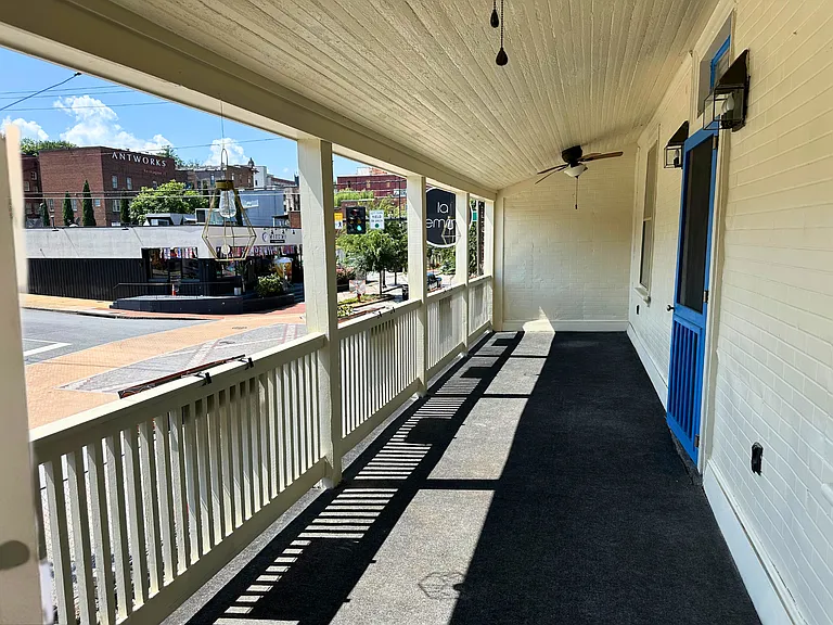 1202 Main St — Photo 16