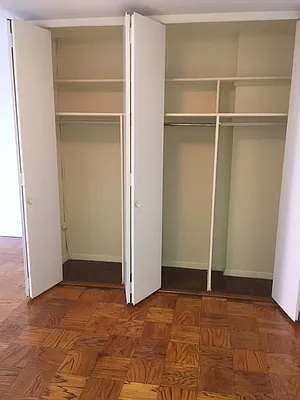 Rented by Manhattan Apartment Organization | media 27