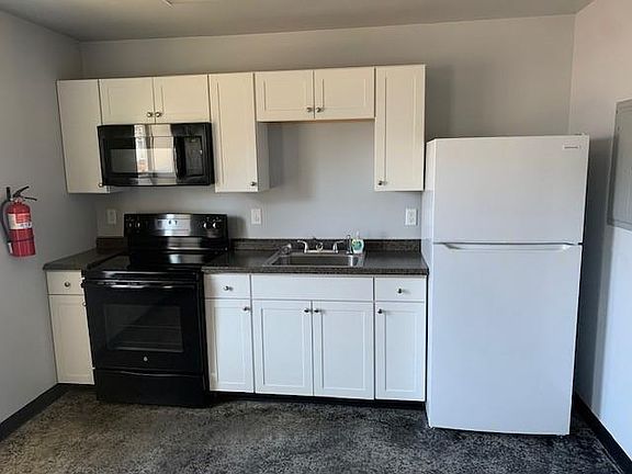 2nd image of 144 Wood St #3B