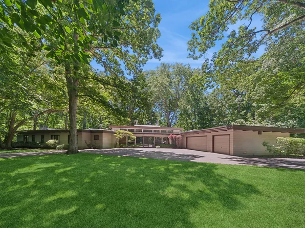 3033 Blackthorn Rd, Riverwoods, IL 60015