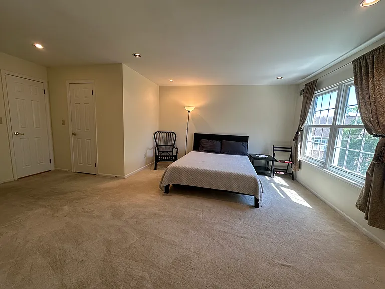 1488 Westgate Dr — Photo 5
