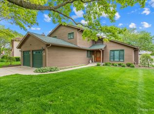 1059 Millview Dr, Batavia, IL 60510