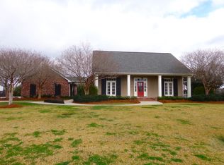 208 Rue De Levert, Raceland, LA 70394