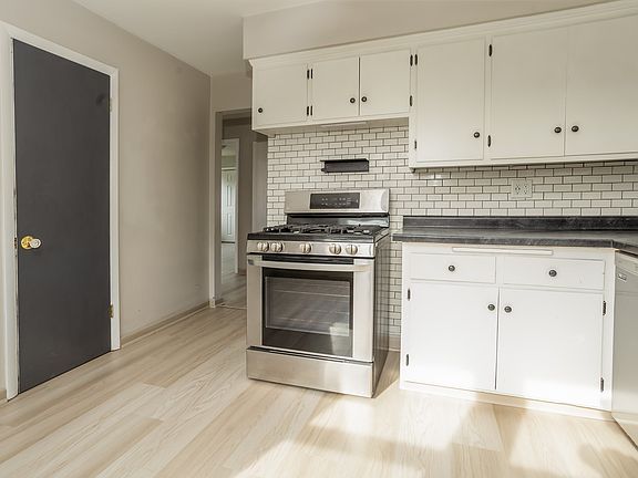 5th image of 7741 W Lincoln Ave #7741