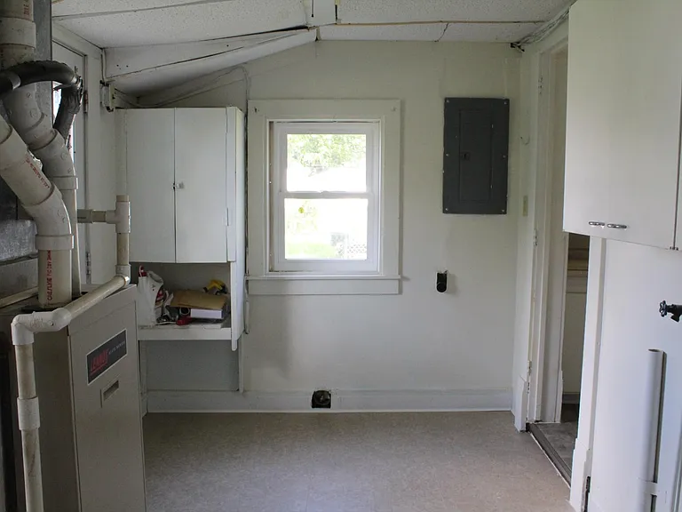 1411 S Webster St — Photo 5