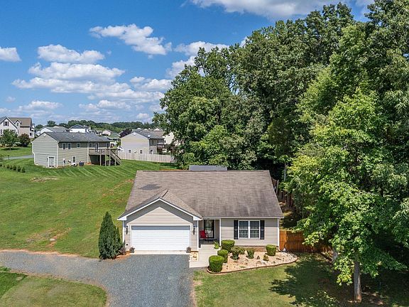 3rd image of 254 Todd Ln