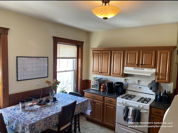 4th image of 7 Hillside St #2