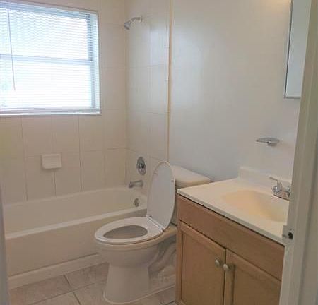 5th image of Evans Ln #D