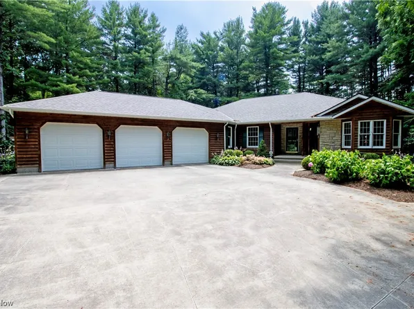 9693 River Corners Rd, Homerville, OH 44235