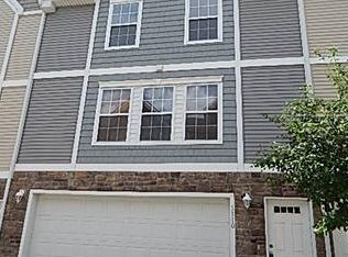 1110 Fieldstone Ln, Pleasant Hill, IA 50327