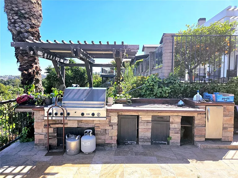 342 Lois Ln — Photo 40