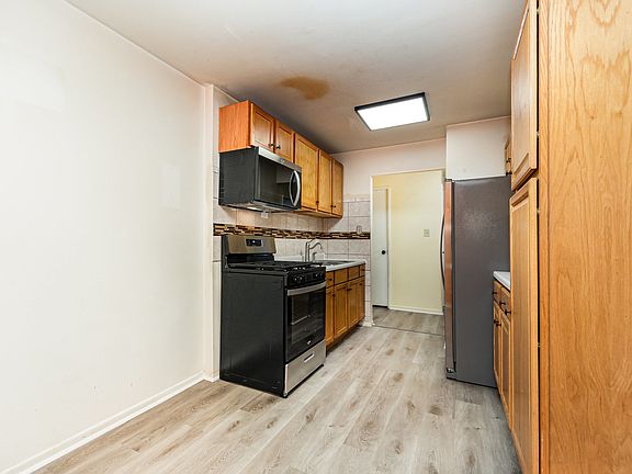 5th image of 9540 S Mayfield Ave #S214