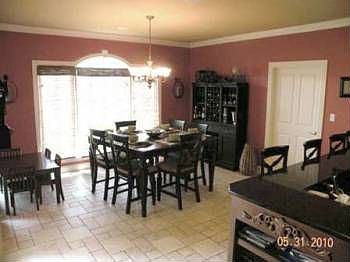 4th image of 3028 Oak Knoll Cv