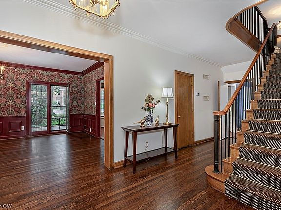 5th image of 18420 Shelburne Rd