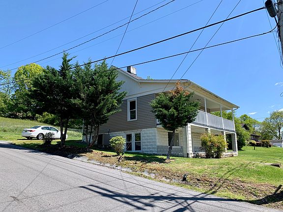 4th image of 2333 Catherine St