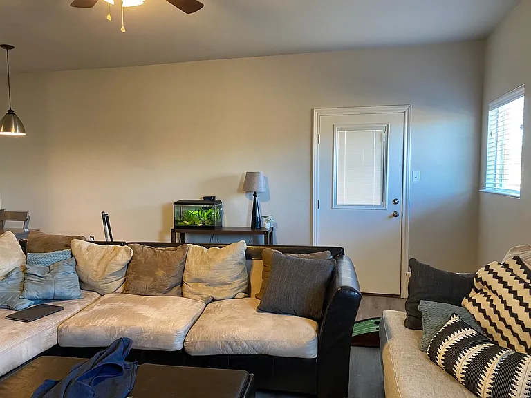 525 N Chicago Ave — Photo 4
