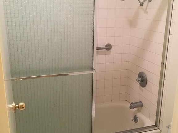 2nd image of 818 N Delaware St APT 404