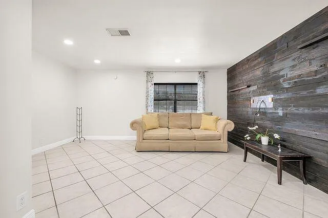 299 SW 7th St #1060 — Photo 7