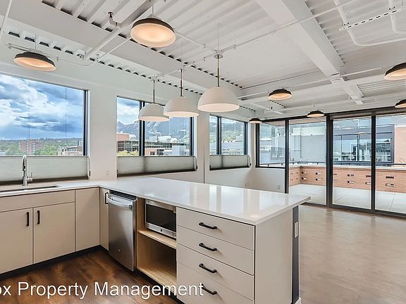 5th image of 1102 Pearl St #303
