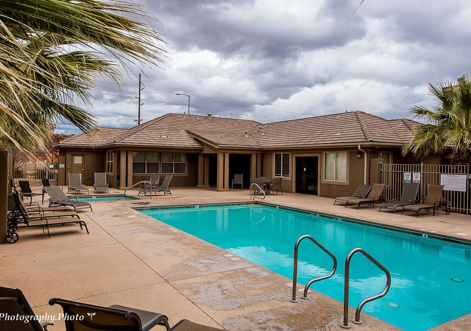 3 Level Townhome With A Large Basement! Move In Special-$350 Off First Full Month Rent — Photo 4